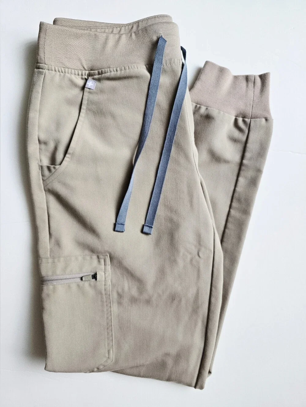 FIGS Set Zamora Jogger & Catarina Scrub Latte Limited Edition - Picture 3 of 6